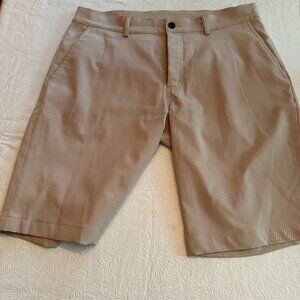 Kjus Shorts Men's Med Beige Lightweight Performance Casual Shorts size M